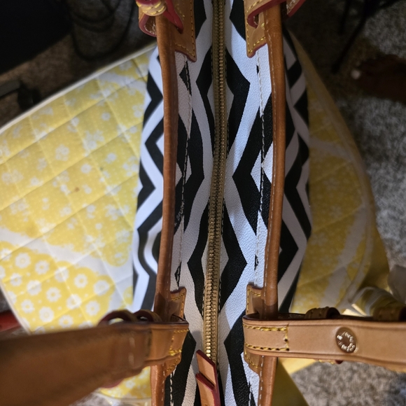 Dooney & Bourke  leather tote - Picture 5 of 16